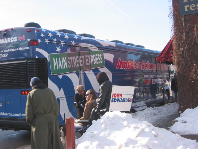 Edwards' campaign bus, Iowa