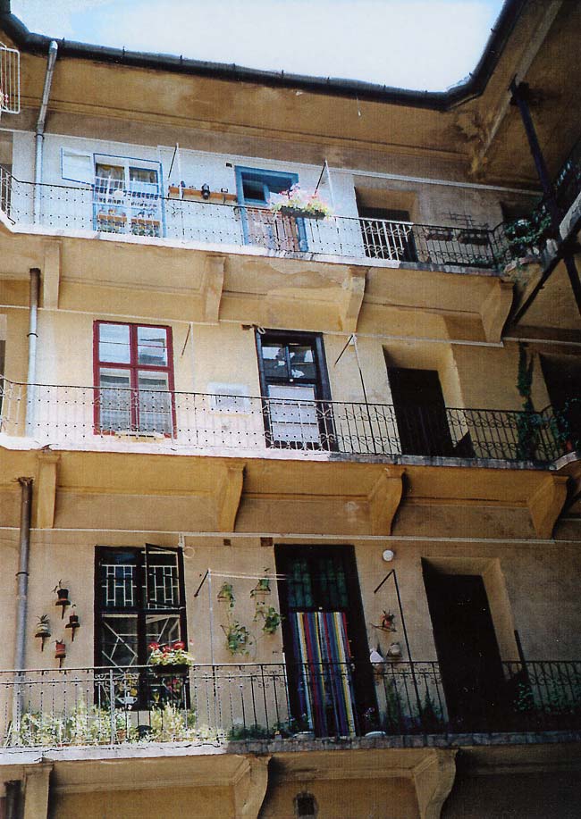 Erzsi's Courtyard