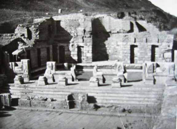 104-0435_IMG